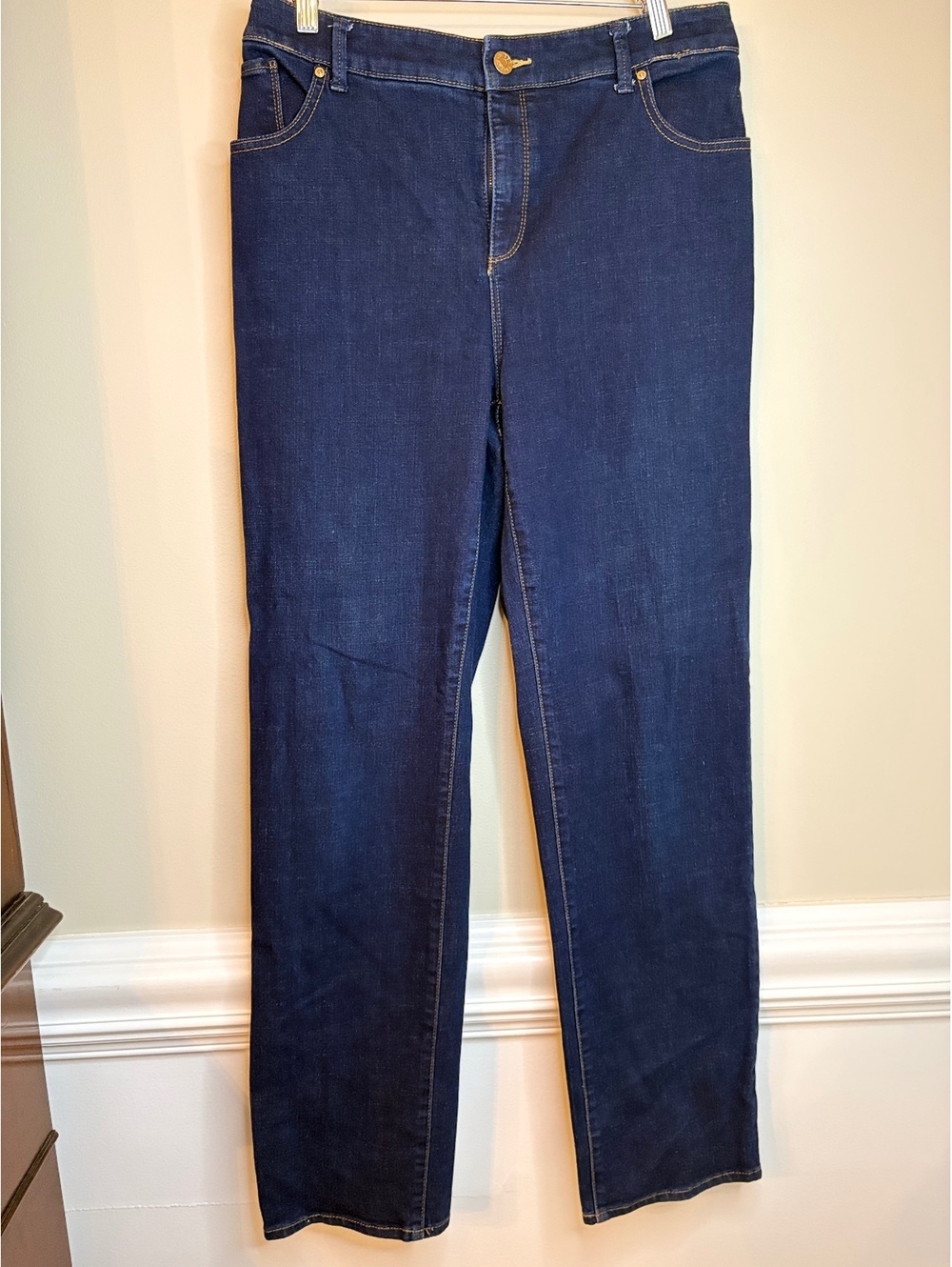 Chico's “So Slimming” Jeans in size 3 (16/XL)